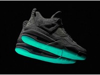 air jordan 4 retro kaws